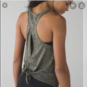 Lululemon Salute the sun tank